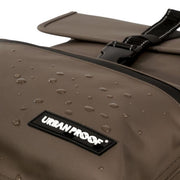 Urban Proof cargo rugtas voor fiets met 20 liter inhoud, gemaakt van gerecycled materiaal, geschikt als enkele fietstas.