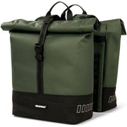 Dubbele fietstas Urban Proof Double Rolltop 38 liter, gerecycled materiaal, geschikt voor fietsgebruik, zwart en waterbestendig.