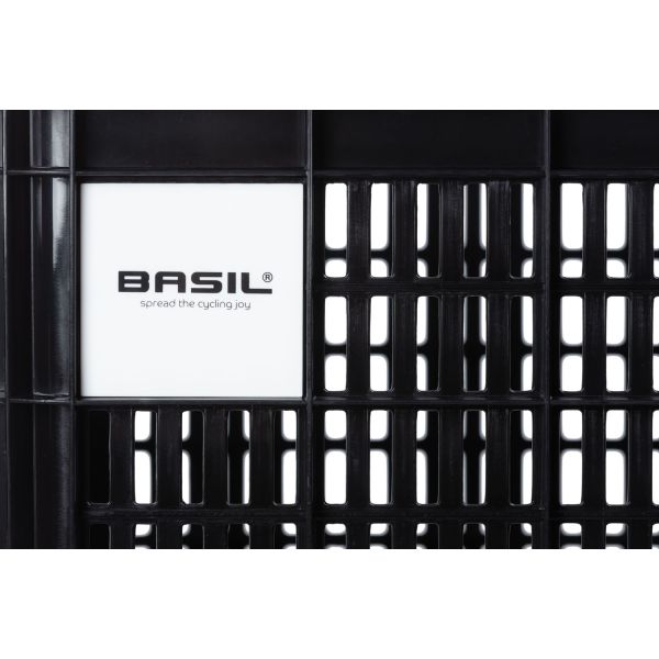 Basil Fietskrat M van gerecycled kunststof, 29,5 liter, geschikt voor fietsen, met handvatten en duurzame afwerking.