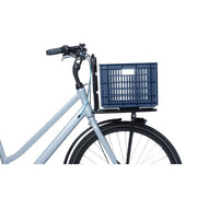 Basil fietskrat M van gerecycled kunststof, 29,5 liter, geschikt voor fiets met voordrager, stevig en milieuvriendelijk design