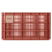 Basil Crate L 40 liter fietskrat van gerecycled kunststof, geschikt voor fietsaccessoires en bagage, zwart kleur.