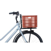Basil Crate L 40 liter fietskrat van gerecycled kunststof, geschikt voor fietsen en transport, met opening en stevige constructie