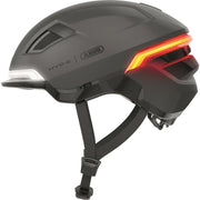 Abus Hyp-E Speed Pedelec fietshelm met geïntegreerde verlichting, lichtgewicht en veilige bescherming voor speed pedelec ritten.