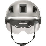 Abus Hyp-E Ace slimme speed pedelec fietshelm met geïntegreerde verlichting en aerodynamisch ontwerp, close-up van de helm.