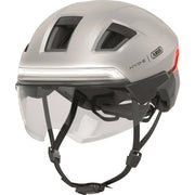 Abus Hyp-E Ace slimme speed pedelec fietshelm met geïntegreerde verlichting en aerodynamisch ontwerp, zichtbaar op de afbeelding.
