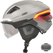 Abus Hyp-E Ace slimme speed pedelec helm met geïntegreerde verlichting en aerodynamisch ontwerp, zichtbaar van de zijkant.