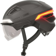 Abus Hyp-E Blace Speed Pedelec fietshelm met geïntegreerde verlichting, zwart, aerodynamisch ontwerp en verstelbare fit.