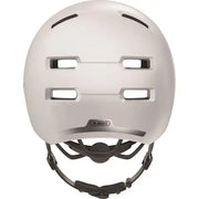 Abus Skurb Urban Safety MTB-helm met ventilatiegaten en verstelbare kinband, ontworpen voor veilig fietsen in de stad.