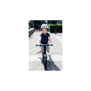Abus Skurb kinderhelm in skaterstijl met in-mold constructie, kleurrijk en comfortabel voor kinderen, geschikt voor fietstochten.