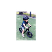 Abus Smiley 3.0 Ace kinderfietshelm met LED oplaadlicht, kleurrijk en veilig voor kinderen, met verstelbare banden en ventilatiegaten.