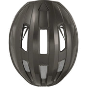 Abus Macator racefietshelm met goede ventilatie en sportief ontwerp, geschikt als instaphelm voor wielrenners.