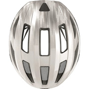 Abus Macator racefietshelm met goede ventilatie en sportief ontwerp, geschikt voor snelle fietsritten en comfort.