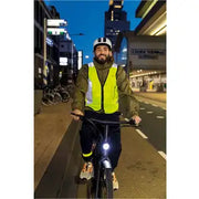Abus Hud-Y urban e-bike helm met oplaadbare magnetische achter-LED en verstelbare ventilatieopeningen voor comfortabel fietsen.