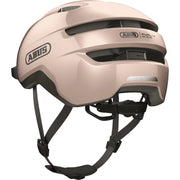 Abus Purl-Y Speed Pedelec fietshelm, NTA geclassificeerd, lichtgewicht en aerodynamisch met ventilatieopeningen, op een witte achtergrond