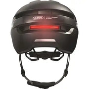 Abus Purl-Y Ace speed pedelec helm met geïntegreerd oplaadbaar LED-licht en NTA-geclassificeerde veiligheidskenmerken.