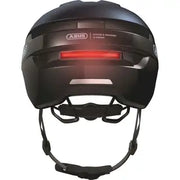 Abus Purl-Y Ace speed pedelec helm met ingebouwd oplaadbaar LED-licht en NTA-geclassificeerde veiligheidskenmerken.