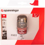 Spanninga Pixeo Xba achterlicht met batterij en spatbord, helder rood LED-licht voor fietsveiligheid.