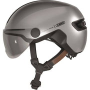 Abus Hud-Y Ace speed pedelec fietshelm met geïntegreerd vizier en USB-achterlicht, lichte en veilige fietshelm voor snelweggebruik.