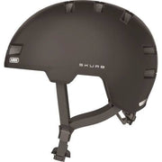 Abus Skurb Urban Safety MTB-helm met ventilatiegaten en verstelbare riem, ontworpen voor veilig fietsen in de stad.