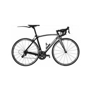 Zwart Polisport S-Mud korte achterspatbord voor fiets, beschermt tegen modder en water, zichtbaar op de fiets.
