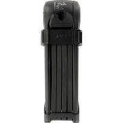 Zwart Axa Fold vouwslot van 85 cm met stevige beugel voor fietsbeveiliging, zichtbaar in de afbeelding