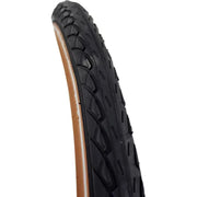 Deli Tire stadsfiets buitenband Sa-206 24x1.75 met profiel voor comfortabel stadsfietsen, op de fiets liggend op de weg