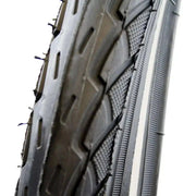 Deli Tire stadsfiets buitenband Sa-206 26x1.75, zwarte rubber band met profiel voor stadsfietsen, close-up van de band.