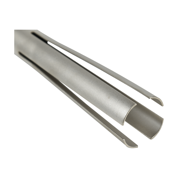 Balhoofdcup uitdrijver van Icetoolz Xpert E221 voor balhoofdgereedschap, zichtbaar op een werkbank.