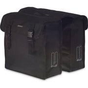 Basil Mara XL dubbele fietstas van 35 liter in zwart, gemaakt van 600D polyester, geschikt voor bagagedragers.