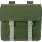 Basil Urban Load dubbele fietstas in moss groen, 48-53 liter, geschikt voor universele bagagedragers, met stevige bevestiging.