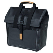 Basil Urban Dry Fietstassen enkel, waterdichte fietstas van tarpaulin, mat zwart, 20 liter, 34x16x48 cm, geschikt voor fietsen