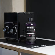 Dynamic Striptease Ontvetter voor waxvoorbereiding, heldere fles met spray, geschikt voor reiniging en ontvetting van oppervlakken.