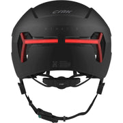Crnk Racefiets helm Genetic met aerodynamisch ontwerp en ventilatiegaten voor wielrenners, geschikt voor racefietsen.