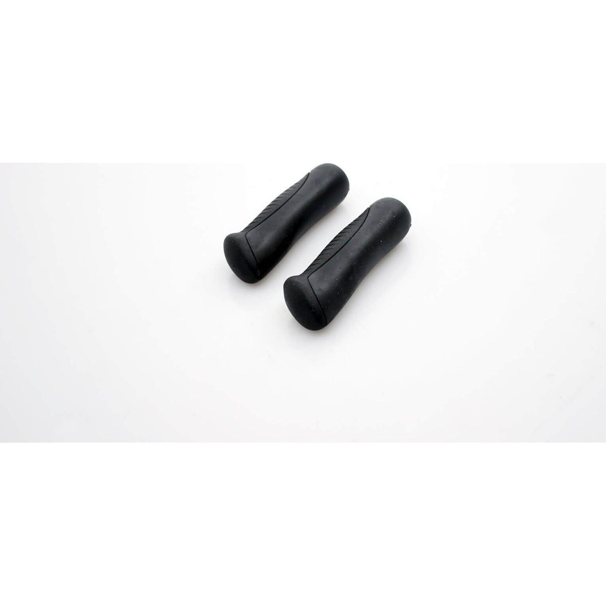 Zwarte Widek Ergoline 130 mm hybride handvatten, paar, zichtbaar met ergonomisch ontwerp en stevige grip.