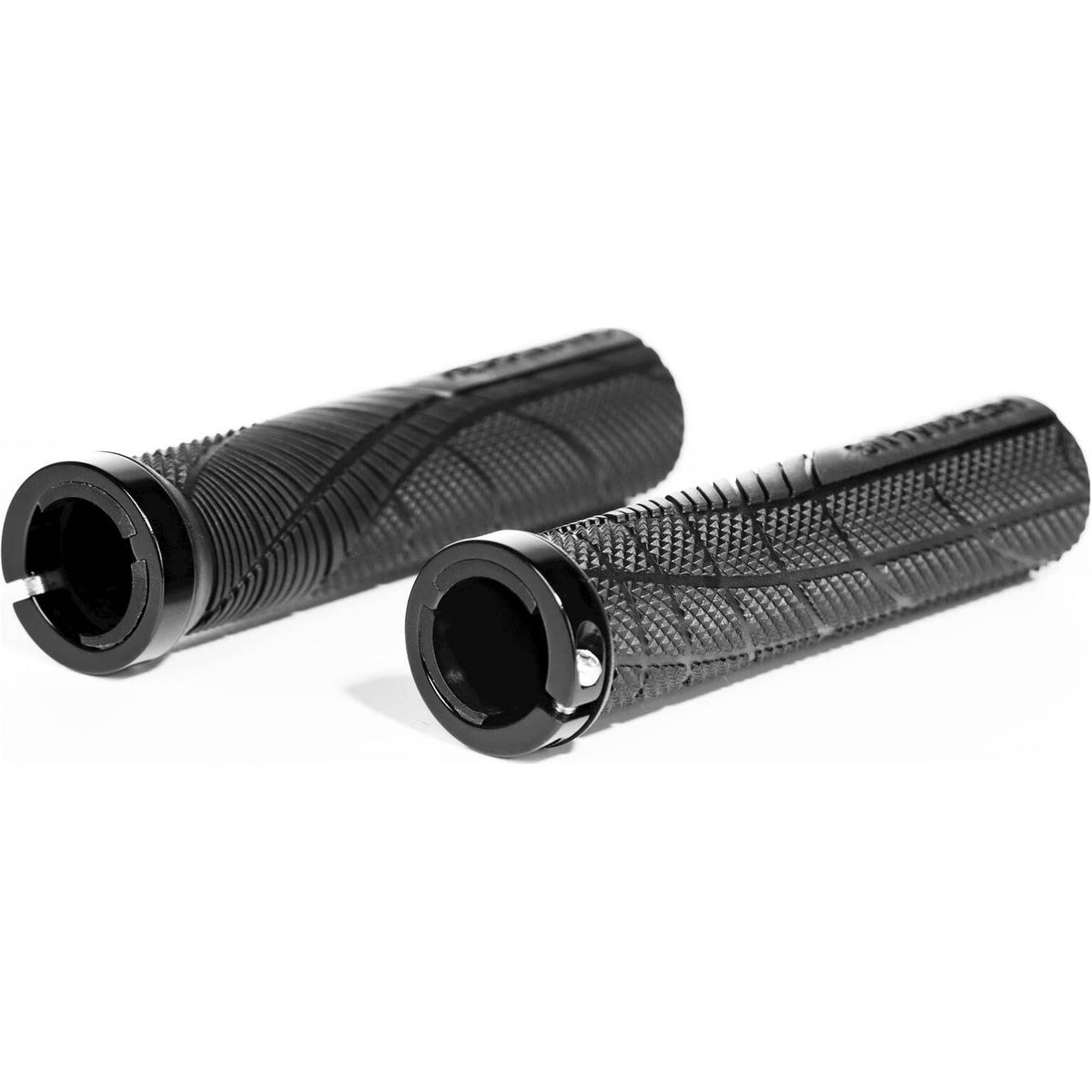 Zwart set Herrmans Shark Lock DD38B handvatten, 130 mm, voor fiets, zichtbaar in close-up.