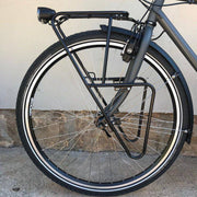 Zwarte Tubus Grand Expedition voordrager voor 26/28 inch fietsen, geschikt voor bagage en fietsaccessoires.