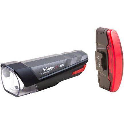 Spanninga Trigon II USB verlichtingsset met 25 lux LED's voor fietsverlichting, inclusief lampen en bevestigingsmateriaal.