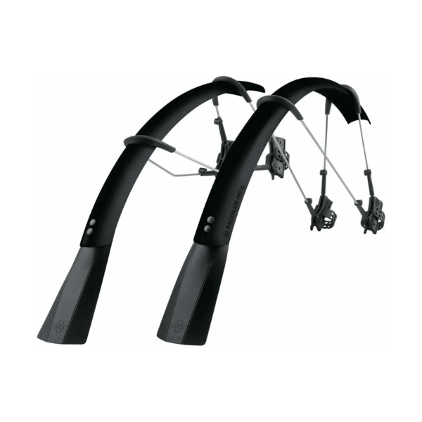 Zwarte SKS Raceblade Pro spatbordenset voor 28-inch fietsen, beschermt tegen modder en water tijdens het fietsen.