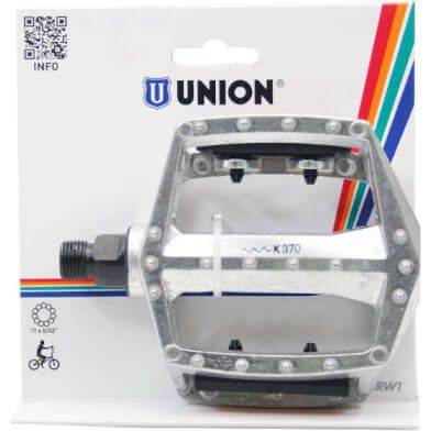 Zilveren Union BMX pedalen 102 met 9/16 inch as, geschikt voor stads- en E-bikes, zichtbaar op de afbeelding