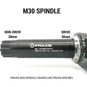 Praxis Trapas Adapter M30 T47 I.B. 85,5 mm, zichtbaar in close-up met metalen constructie en bevestigingsgaten