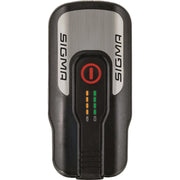 Sigma Aura 80 LED koplamp zwart met accu en USB, zichtbaar met bedieningsknoppen en strap voor veilig fietsen in het donker.