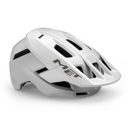 MET MTB Fietshelm Terrae MIPS, lichtgewicht en veilige mountainbikhelm met ventilatie en verstelbare bandjes.
