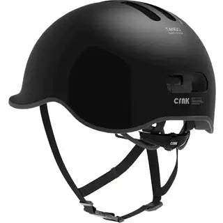 Crnk Tango Urban e-bike helm met ventilatiegaten en verstelbare riem, zwart en grijs design voor comfortabel fietsen.