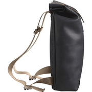 Brooks Pickwick rugzak met verstelbare schouderbanden en ruime hoofdcompartiment, zwart met blauw detail, geschikt voor school en reizen