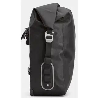 Brooks fietstas Enkel Scape L 18-22L, zwarte waterdichte tas voor fietsen, met verstelbare riem en reflecterende details