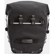 Brooks fietstas Enkel Scape L 18-22L, zwart met reflecterende details, bevestigingsriemen en waterbestendig materiaal.