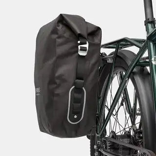 Brooks fietstas Enkel Scape L 18-22L, zwarte tas met reflecterende details en stevige bevestigingen, geschikt voor dagelijks gebruik.