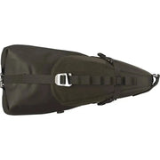 Brooks Scape bikepacking tas bevestigd aan fiets, waterdicht en duurzaam, ontworpen voor avontuurlijk fietsen en goederenopslag.
