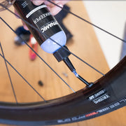 Dynamic Barkeeper Tl Sealant voor bandenreparatie, dicht tot 7 mm, geschikt voor tubeless banden, snel en effectief.