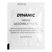 Dynamic montagepasta van carbon, geschikt voor assemblage, met een afbeelding van de verpakking en de pasta in een tube.